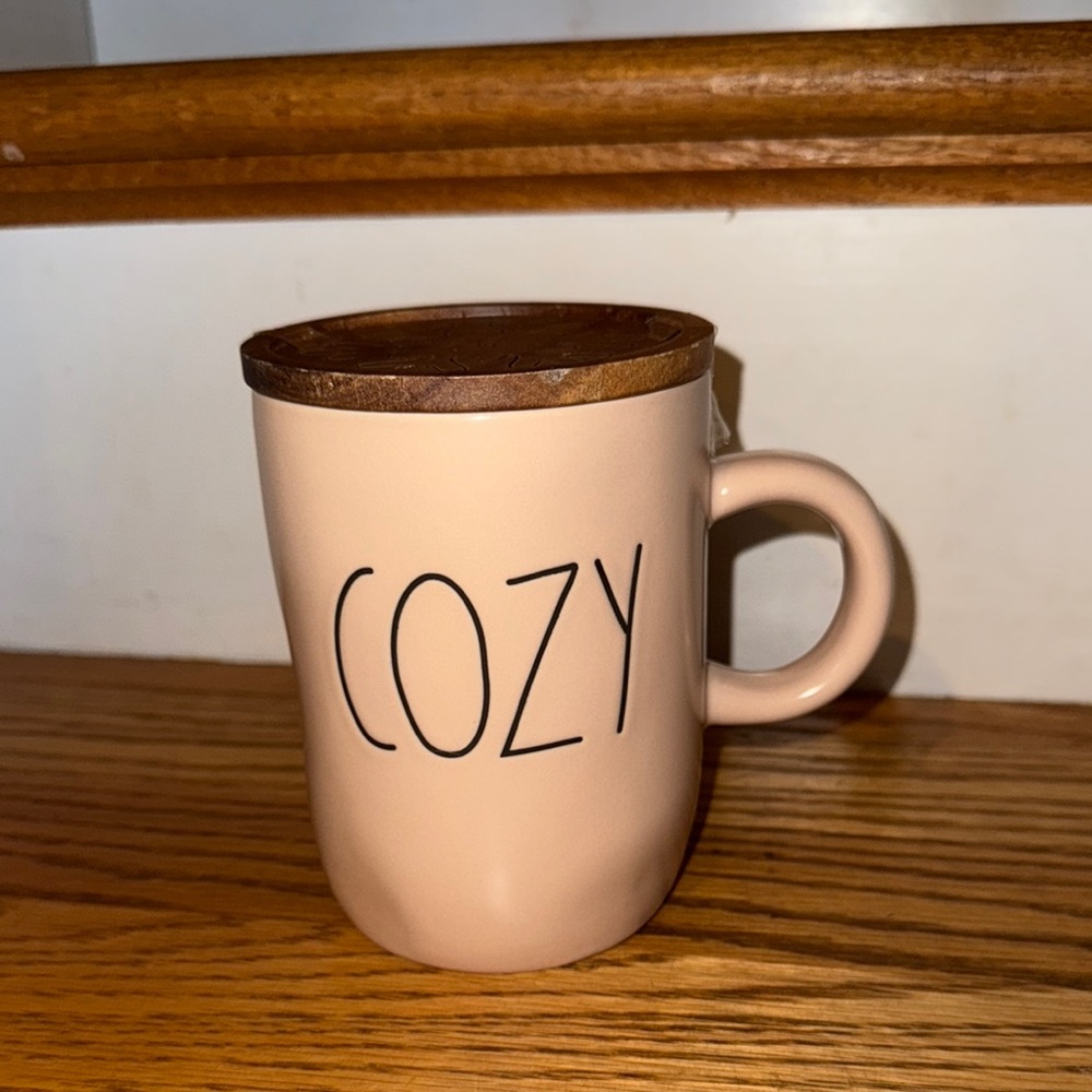 ❄️Rae Dunn Mug "Cozy: light pink with Wooden Lid